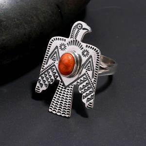 Bague en argent sterling 925 faite à la main avec pierre précieuse en corail rouge de forme ovale, bague pour femme, style classique pour mariage, fiançailles ou cadeau - Product Image 1