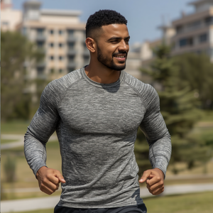 Haut de sport décontracté pour homme en polyester et élasthanne tricoté, extensible et respirant, idéal pour le fitness - Product Image 3