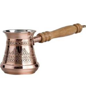 Cezve en laiton gravé à la main, motif paon vintage, cafetière Ibrik pour cuisinière avec poignée en bois - Product Image 2