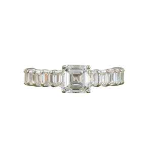 Bague de fiançailles classique en or blanc 14K avec diamant de laboratoire taille Asscher 1,50 carat, pureté VVS-VS, couleur DEF, taille étagée, sertissage à griffes, certifiée IGI - Product Image 1