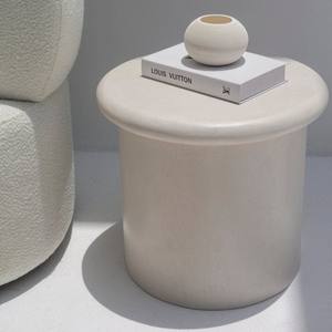 Mesa Auxiliar de Microconcreto Vandana Sierra Astra, Diseño Moderno y Minimalista - Product Image 1