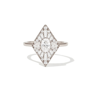 Anillo de Diamantes Cultivados en Laboratorio con Forma de Cometa en Oro Amarillo de 14K, Estilo Art Deco - Product Image 3