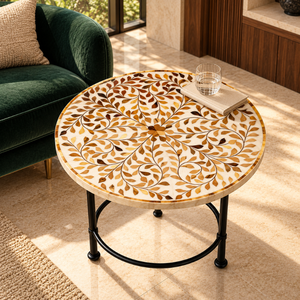 Mesa de Centro Redonda Artesanal con Incrustaciones de Resina Botánica, Tapa de MDF y Estructura de Hierro Negro |   Mesa de Centro Artesanal de Lujo para Sala de Estar, Arte para el Hogar - Product Image 4