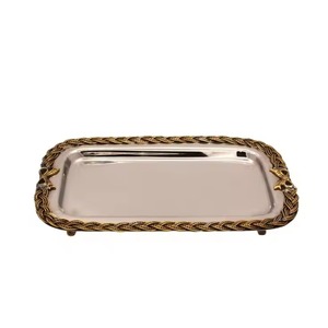 Plateau décoratif rectangulaire en laiton de haute qualité, plaqué or, design traditionnel, pièce unique avec pieds - Product Image 2