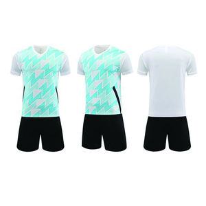 Nouveaux ensembles d'uniformes de football pour hommes 2025 – 100 % polyester respirant, anti-transpiration et séchage rapide, noms d'équipe personnalisables - Product Image 2