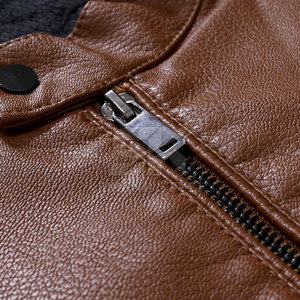 Chaqueta de cuero de alta calidad con diseño de logotipo personalizado, chaqueta de invierno, ropa de moda, chaqueta de cuero con efecto pulverizado para hombre - Product Image 5