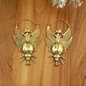 Boucles d'oreilles pendantes vintage en laiton, motif scarabée, d'inspiration égyptienne, bijoux en or antique pour femme - Product Image 4