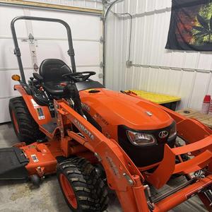 Mini Tractor 2019 para B2601 - 50 HP 4WD con Transmisión por Engranajes, Compacto y Capaz, con Bomba de Rodamientos Lista para Trabajo Agrícola - Product Image 3