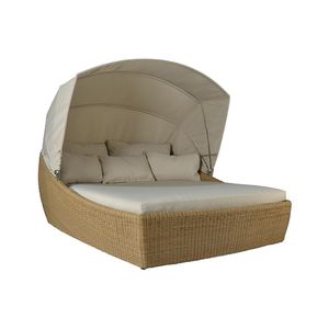 Lit de repos d'extérieur contemporain en osier avec structure minimaliste et coussins pour espaces de patio modernes, idéal pour villa ou club de plage - Product Image 2