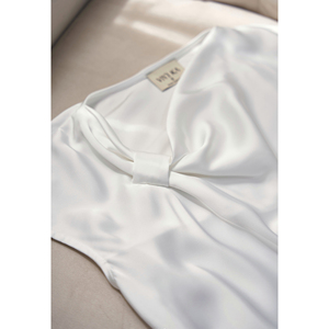 Blusa Casual de Verano para Mujer, Cuello Asimétrico, Manga Corta, Satén Blanco, Cómoda, ODM OEM SOEN - Product Image 6
