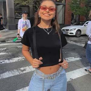 Camiseta Corta a Cuadros Vintage para Mujer, Diseño Personalizado OEM, Corte Holgado, Manga Corta, con Botones, Lentejuelas y Parches Bordados - Product Image 5