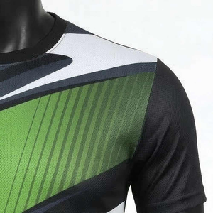 Camiseta de Manga Corta para Hombre, Cuello Redondo, Diseño Geométrico Verde y Negro, Secado Rápido, Tejido de Punto, Corte Ajustado, Estilo Deportivo, Largo Regular - Product Image 5