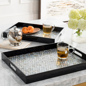 Juego de 2 bandejas de servir lacadas con incrustaciones de nácar para almacenamiento y exhibición de café, pan, alimentos y frutas, de Vietnam. - Product Image 3