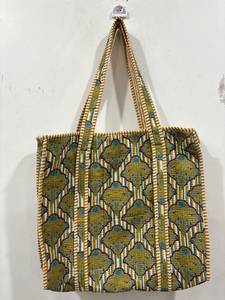 Grands sacs fourre-tout matelassés Kantha, confectionnés en textiles de coton, couture traditionnelle, style bohème, légers pour un usage quotidien, idéal pour offrir - Product Image 3