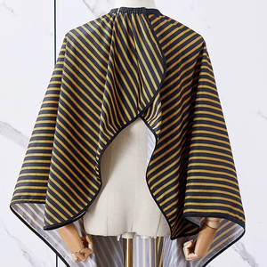 Meilleure Vente Tablier de Barbier en Polyester pour la Coiffure et la Coupe, Tablier de Barbier Designer pour Hommes, Capes de Barbier Personnalisées pour Salon - Product Image 3