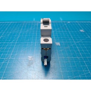 Disjoncteur miniature CUTLER-HAMMER C6 WMS1C06 d'occasion – Pièces d'équipement semi-conducteur d'époque - Product Image 1