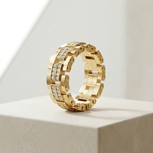 Anillo de compromiso personalizado para hombre, estilo hip hop, con diamantes de laboratorio VVS, chapado en oro blanco y rodio, totalmente cubierto de diamantes, modelo RAAMAA. - Product Image 4