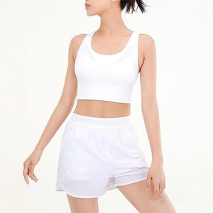 Ensemble de yoga unisexe blanc : Crop top à col rond, short taille haute et brassière, 100% coton, anti-humidité, taille élastique, sans manches - Product Image 4