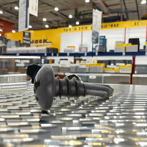 Tornillo PDC Modelo 11 de Cabeza Plana Phillips con Punta de Broca y Arandela, Recubrimiento Negro, Acero al Carbono, Rosca Estándar Clase 4.8/6.8 Pulgadas - Product Image 1