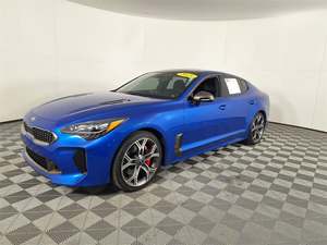 Kia Stinger GT1 RWD Usado del 2021 - Product Image 2