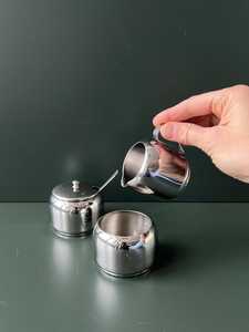 Jarra de Crema Metálica Contemporánea para Cafetería y Mesa de Comedor - Product Image 4