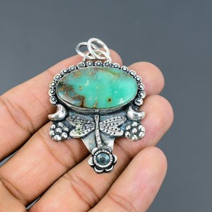 Colgante de Libélula de Crisoprasa Hecho a Mano en Plata de Ley 925, Joyería con Piedras Preciosas, Accesorio de Moda Único y Elegante - Product Image 6