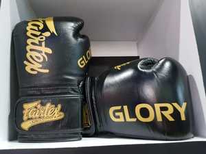 นวมฝึกซ้อมหนังแท้ Fairtex ป้องกันการลื่น ปิดด้วยแถบตีนตุ๊กแก สำหรับคิกบ็อกซิ่ง มวยไทย MMA แบรนด์สั่งทำพิเศษ - Product Image 3