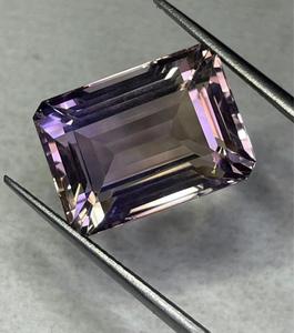 Pierre d'améthrine naturelle facettée, taille octogonale. - Product Image 3