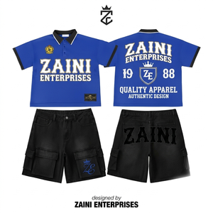 เสื้อโปโลพรีเมียมผ้าโพลีเอสเตอร์ถักเนื้อแน่น 280 GSM สีพื้น สำหรับฤดูร้อน สวมใส่สบาย พร้อมกางเกงขาสั้นคาร์โก้ ชุดเซ็ตพร้อมโลโก้สั่งทำ สีน้ำเงิน-ดำ - Product Image 1