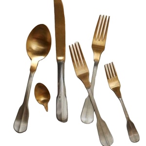 Juego de cubiertos de acero inoxidable chapado en oro de alta clase, juego de cubiertos con mango de resina blanca de diseño único - Product Image 1