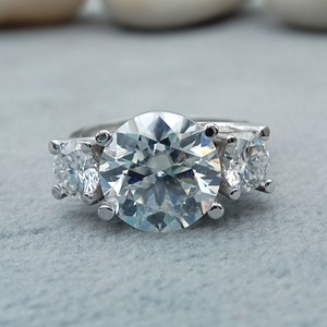 10K Solid Yellow <b>Fine</b> Jewelry Engagement <b>Ring</b> with 2.5 CT White Moissanite Three-STONE Wedding Set Featuring Emerald for Parties - Product Image 1