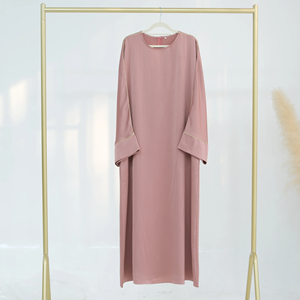 Nueva Abaya Premium de Manga Larga, Satén Arrugado, Diseño Sencillo con Bolsillos, Ropa Islámica para Mujer - Product Image 3