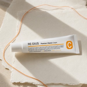 Crema de Noche Antienvejecimiento con Niacinamida y Glicerina, Correctora del Tono de Piel, Iluminadora e Hidratante, en Tubo, para Todo Tipo de Piel - Product Image 4