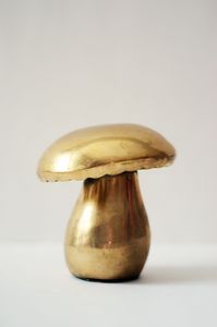 High Quality Metal Paperweight For Decorative Office Table Styling And Practical Paper Holder Use - Product Image 6