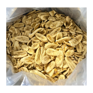 Chips de banane croustillantes premium du Vietnam, fabriquées avec des bananes soigneusement sélectionnées, offrant une saveur tropicale naturelle et une qualité excellente. - Product Image 1