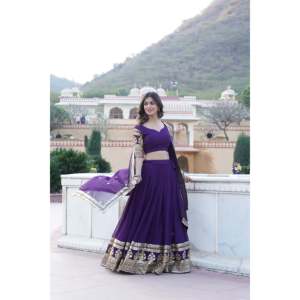 LIVEWEAR Lehenga Choli de créateur pour mariage, couleur violette - Product Image 6