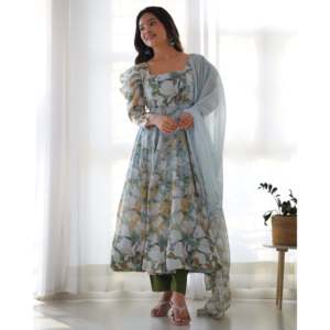 Robe de soirée de créateur Anarkali taille XS avec pendentif et Dupatta - Product Image 4