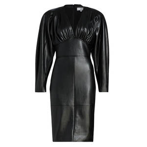 Mini-robe en cuir véritable souple pour femme, design tendance, matière légère, idéale pour le printemps et l'été - Product Image 1