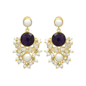 Boucles d'oreilles clous vintage pour femme en laiton plaqué or 24 carats sans nickel avec perles d'eau douce - Product Image 1