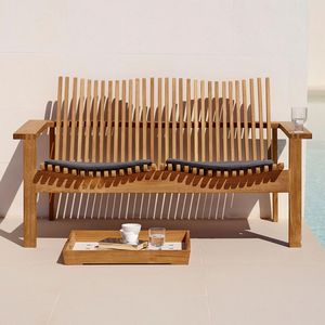 Banc de patio moderne en teck massif à lattes avec accoudoirs pour jardin, terrasse, hôtel - Product Image 4