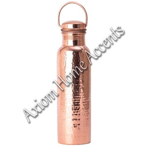 ขวดน้ำโลหะทองแดงที่ทันสมัยทำด้วยมือมีรายละเอียดสำหรับการให้ความชุ่มชื้นในชีวิตประจำวันอายุรเวทประโยชน์ต่อสุขภาพโดย AXIOM Home - Product Image 3