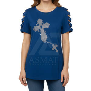 T-shirt graphique de luxe pour femme, style haut de gamme, en coton doux, coupe ajustée, décontracté et tendance - Product Image 2