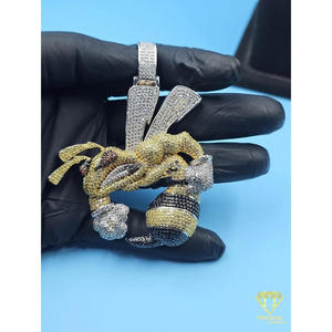 Pendentif Lapin Cartoon Personnalisé Sertie de Diamants Moissanite VVS et Finition Or Blanc, Bijoux Hip Hop - Product Image 4
