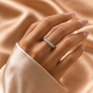 Anillo de Compromiso de Eternidad Completa con Moissanita, Corte Redondo, Lujoso, con Engaste de Garras, Chapado en Oro Blanco de 14K, Joyería para Mujer - Product Image 2