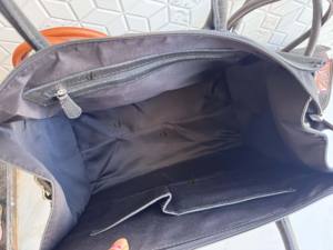 Bolso tote de cuero con grabado artesanal de diseño único, de piel de vaca, estilo gitano bohemio vintage, hecho a mano, bandolera. - Product Image 6