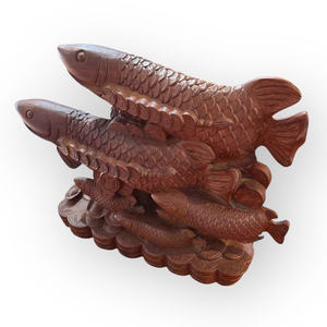 La estatua de carpa es exquisitamente tallada a partir de un solo bloque de madera de Huong. - Product Image 1