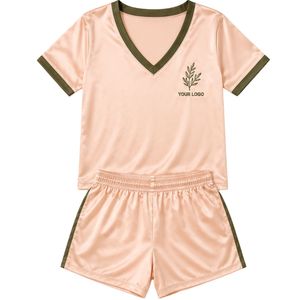 Ensemble de pyjama en satin pêche personnalisé pour femme, haut à manches courtes col en V et short, logo personnalisé, vêtements de nuit doux, vêtements de détente, OEM ODM - Product Image 1
