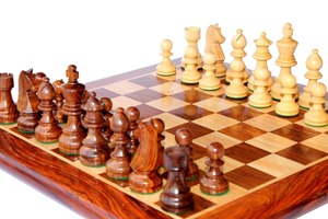 Juego de ajedrez de madera de alta calidad hecho a mano para jugar, unisex - Product Image 3