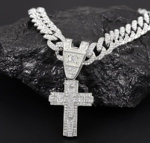 Collar con Colgante de Cruz Chapado en Oro de Aleación de Zinc con Moissanita Engastada, Cadena Cubana, Joyería Hip Hop para Fiesta - Product Image 3