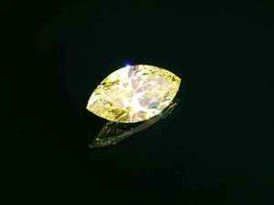 เพชรเหลืองเข้มทรงมาร์คีส์ 1.61 กะรัต ผลิตในห้องปฏิบัติการ ได้รับการรับรองจาก IGI สำหรับทำแหวน เครื่องประดับ หรือเป็นของขวัญ - Product Image 2